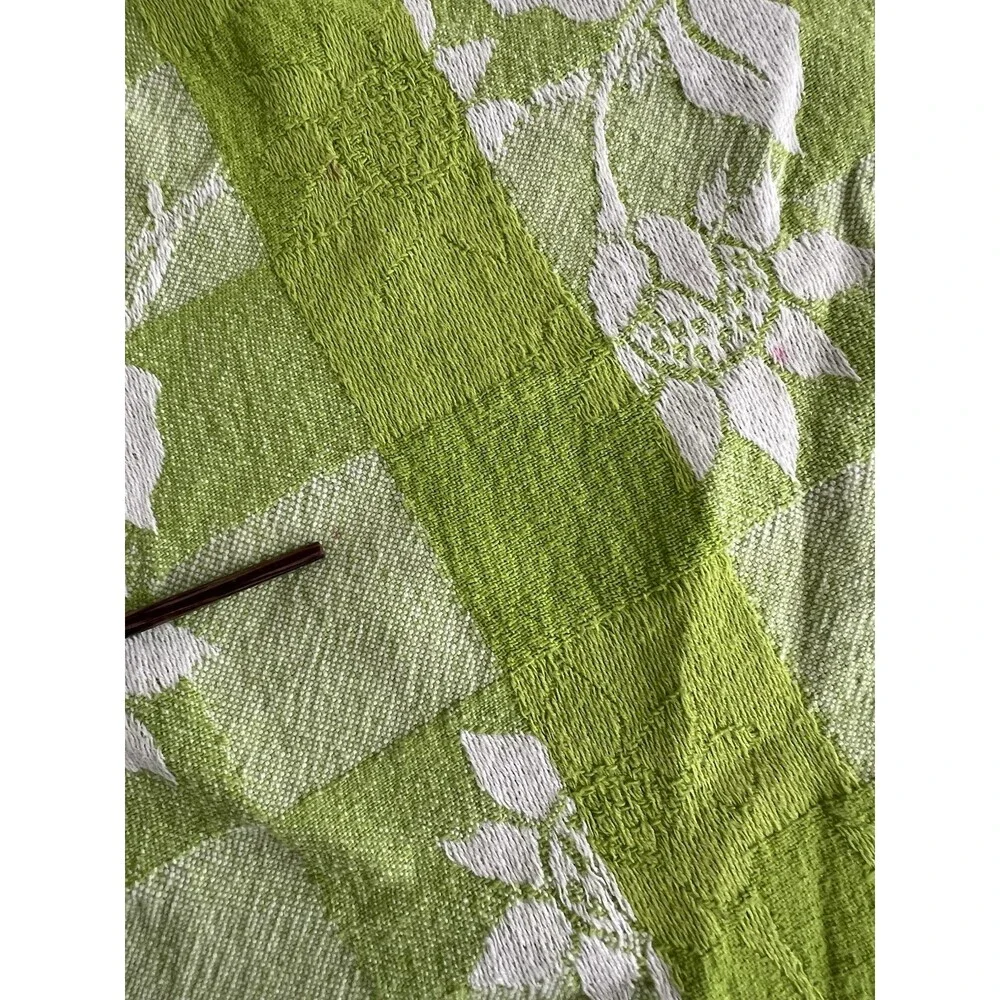 Round Tablecloth Bright Green Checkered Sun Flowers 100% Cotton